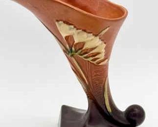 1945 Roseville Pottery Freesia Cornucopia
