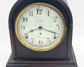 Vintage Seth Thomas Mantle Clock With Key

