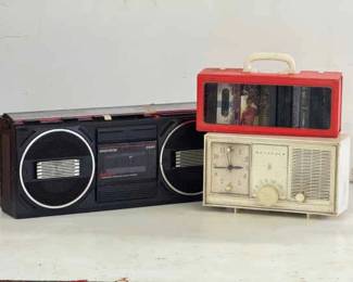 Magnavox Boom Box & Motorola Alarm Clock Radio
