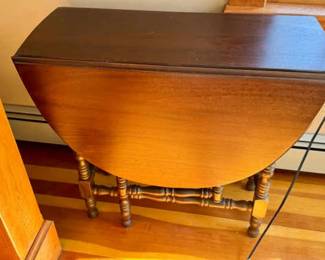 Gate Leg Table
