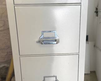 Fireproof filing cabinet with key