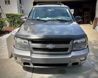 2007 Chevrolet trailblazer, 168,000 miles, fully loaded, clean title, leather seats, trailer hitch. Title available. Please note we do not give out prices before the sale.