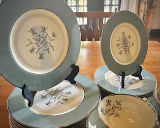 Lenox "Kingsley" X-445 china set, 45+ pieces