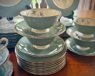 Lenox "Kingsley" X-445 china set, 45+ pieces