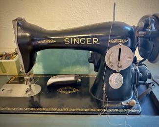 Vintage 1950s Singer 15-90 sewing machine and table