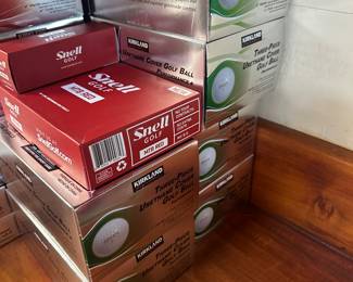 GOLFBALLS Kirkland 2 dozen packs