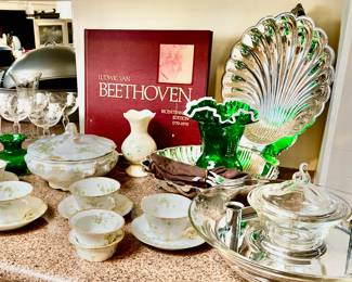 LOVE THIS SILVER CLAM.