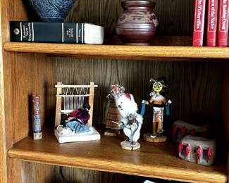 Bronze pieces and Indian collectibles