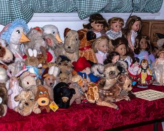 TABLES FULL OF STUFFED BEARS