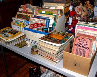 BOXES OF COLLECTIBLE PAPER / EPHEMERA