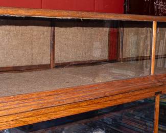 VINTAGE COUNTER TOP DISPLAY