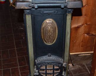 SWABODA PARLOR STOVE