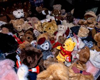 TABLES FULL OF STUFFED BEARS: BOYD - KNICKERBACKER - MORE