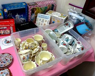 CHILDREN'S CHINA SET