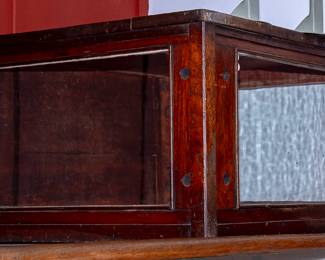 VINTAGE COUNTER TOP DISPLAY