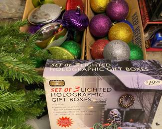 Large ornaments, light up presents