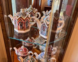 Sadler teapots from England 