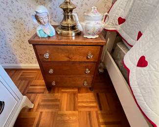 Small oak 3 drawer  chest night stand 