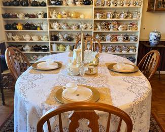 Oak tell city dining table w 6 chairs 