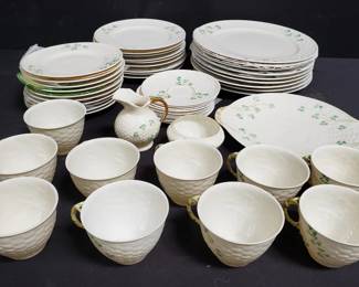 Lot # : 442 - 51 pcs Belleek shamrock pattern dinnerware