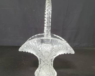 Lot # : 425 - Cut crystal glass basket