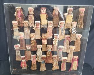 Lot # : 179 - Collection of antique Peruvian textile burial