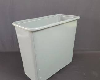 Lot # : 660 - Vintage industrial style metal waste basket
