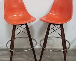 Lot # : 142 - Pair of Modernica fiberglass swivel barstools