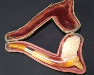 Lot # : 555 - Hand-carved meerschaum smoking pipe with case