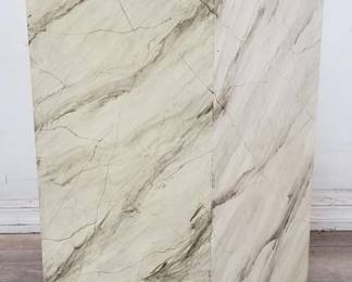 Lot # : 39 - Italian faux marble pedestal