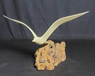 Lot # : 633 - Vintage John Perry composite and wood Seagull