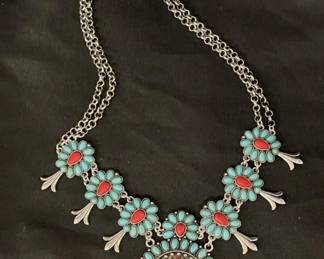 Lot # : 645v - Southwestern squash blossom necklace