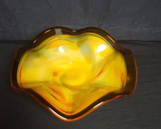 Lot # : 616 - Italian hand blown glass bowl