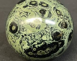 Lot # : 523v - Kambaba Jasper crystal sphere