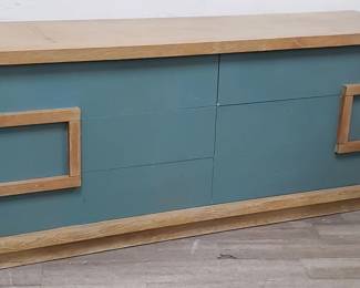 Lot # : 60 - Beverly Hills Custom Furniture, Inc. oak dresser