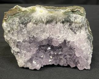 Lot # : 400v - Amethyst quartz specimen