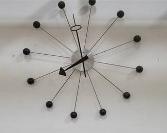 Lot # : 163 - Howard Miller quartz wall clock
