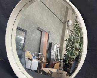 Lot # : 462 - Round wall mirror
