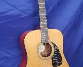 Lot # : 674 - Fender DG-11 NAT acoustic guitar with signatures
