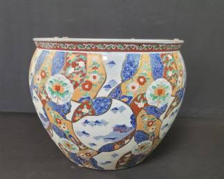 Lot # : 388 - Asian hand painted porcelain flower pot