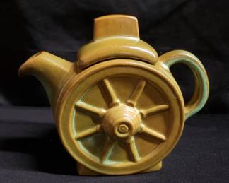 Lot # : 473 - Vintage Frankoma Wagon Wheel tea pot