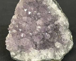 Lot # : 699v - Amethyst quartz specimen