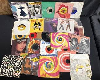Lot # : 490 - Box of 45 RPM records including Stevie Nicks, T