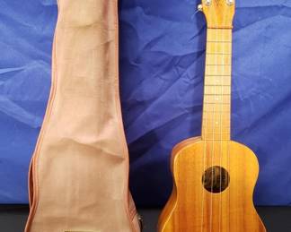 Lot # : 409 - Kamaka ukulele