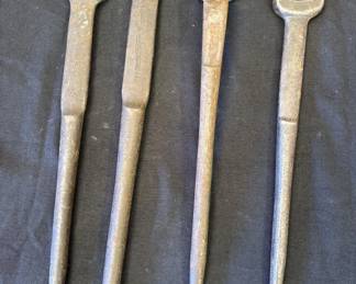 Lot # : 233z - 4 Vintage spud wrenches