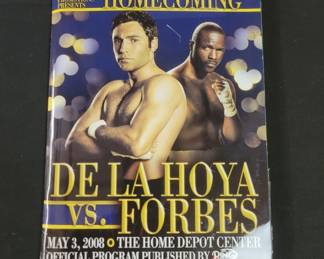 Lot # : 713 - Oscar De La Hoya memorabilia
