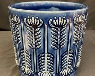 Lot # : 580v - Blue glazed ceramic planter