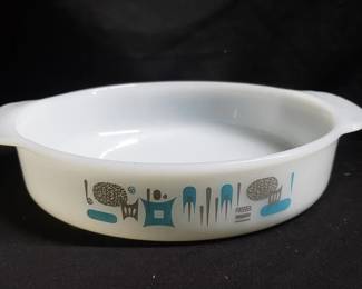 Lot # : 379 - Vintage Fire King Atomic Blue Heaven casserole
