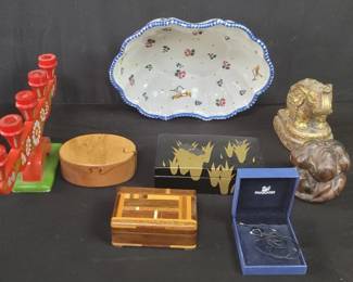 Lot # : 668 - Box of miscellaneous