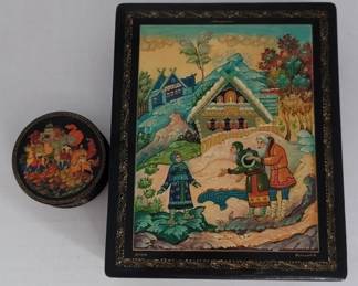 Lot # : 31 - 2 hand-painted Russian lacquer boxes